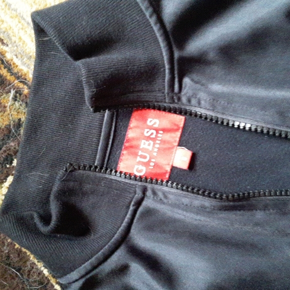 - Guess sweater - Picture 5 of 5